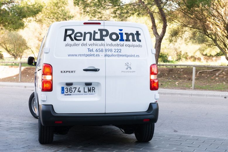Rentpoint dispone de una amplia flota de vehíuculos industriales en Mallorca